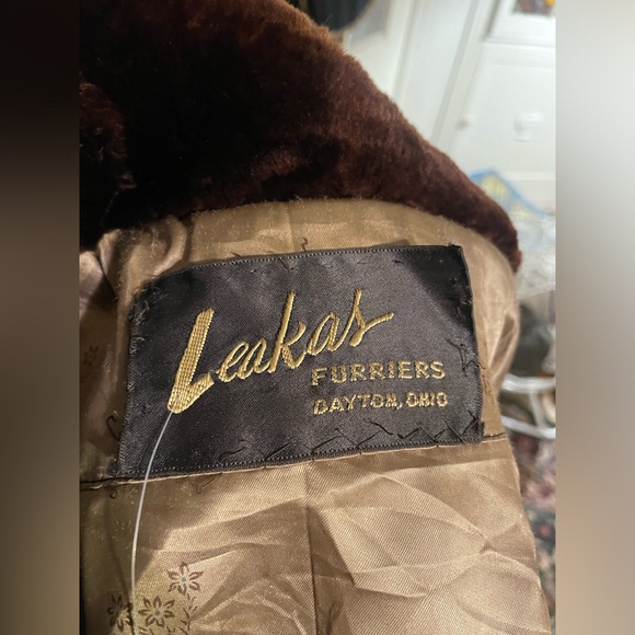 Vintage 1950’s Chocolate Lamb Fur Coat - Picture 11 of 12